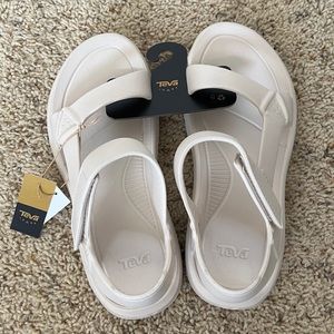 NWT Teva Hurricane Drift in Birch